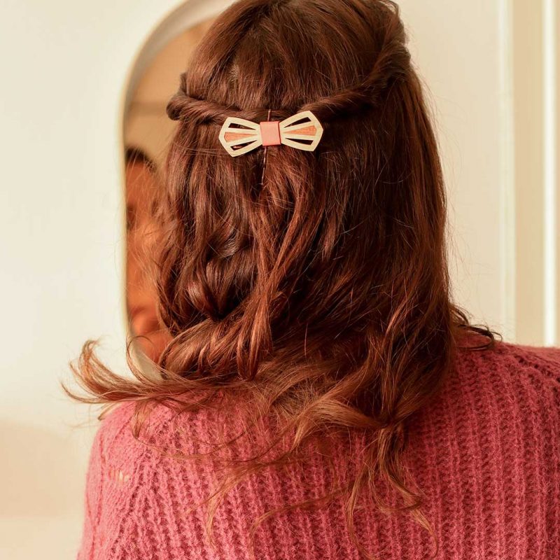 barrette en bois en forme de noeud accessoire cheveux MARTHO