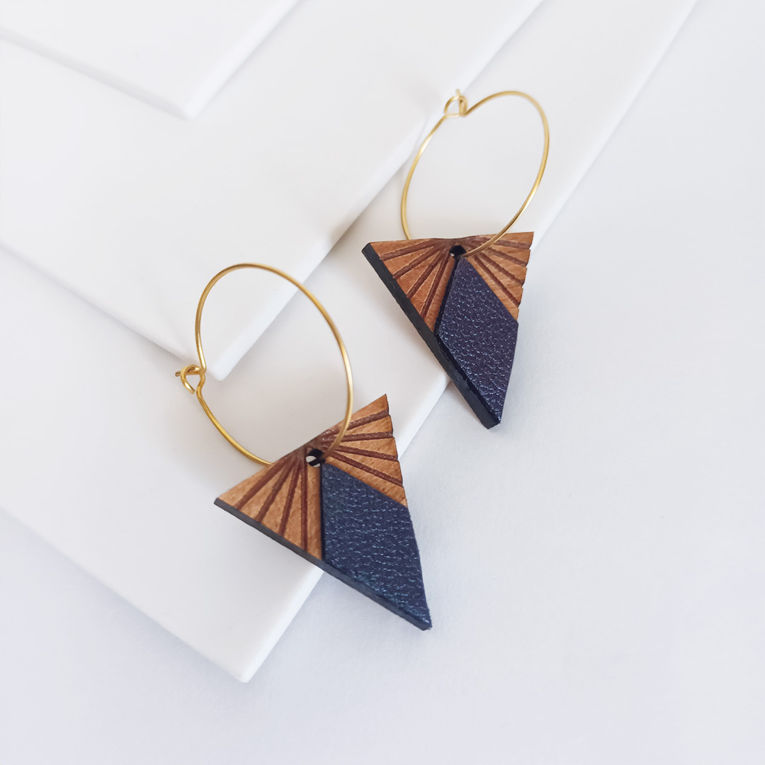 bijoux en bois, boucles d'oreilles en bois géométrique, LUMINE, fait main par MARTHO