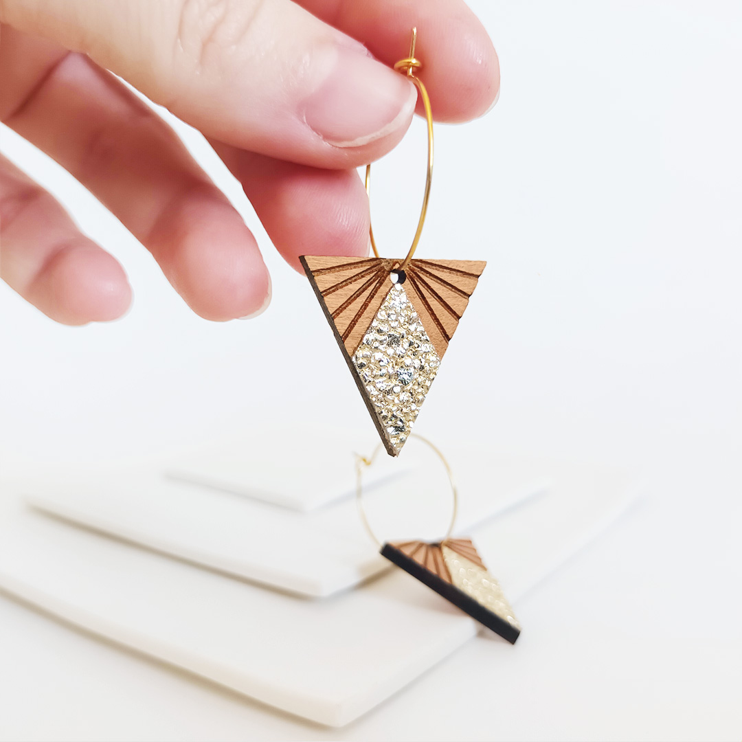 bijoux en bois, boucles d'oreilles en bois géométrique, LUMINE, fait main par MARTHO