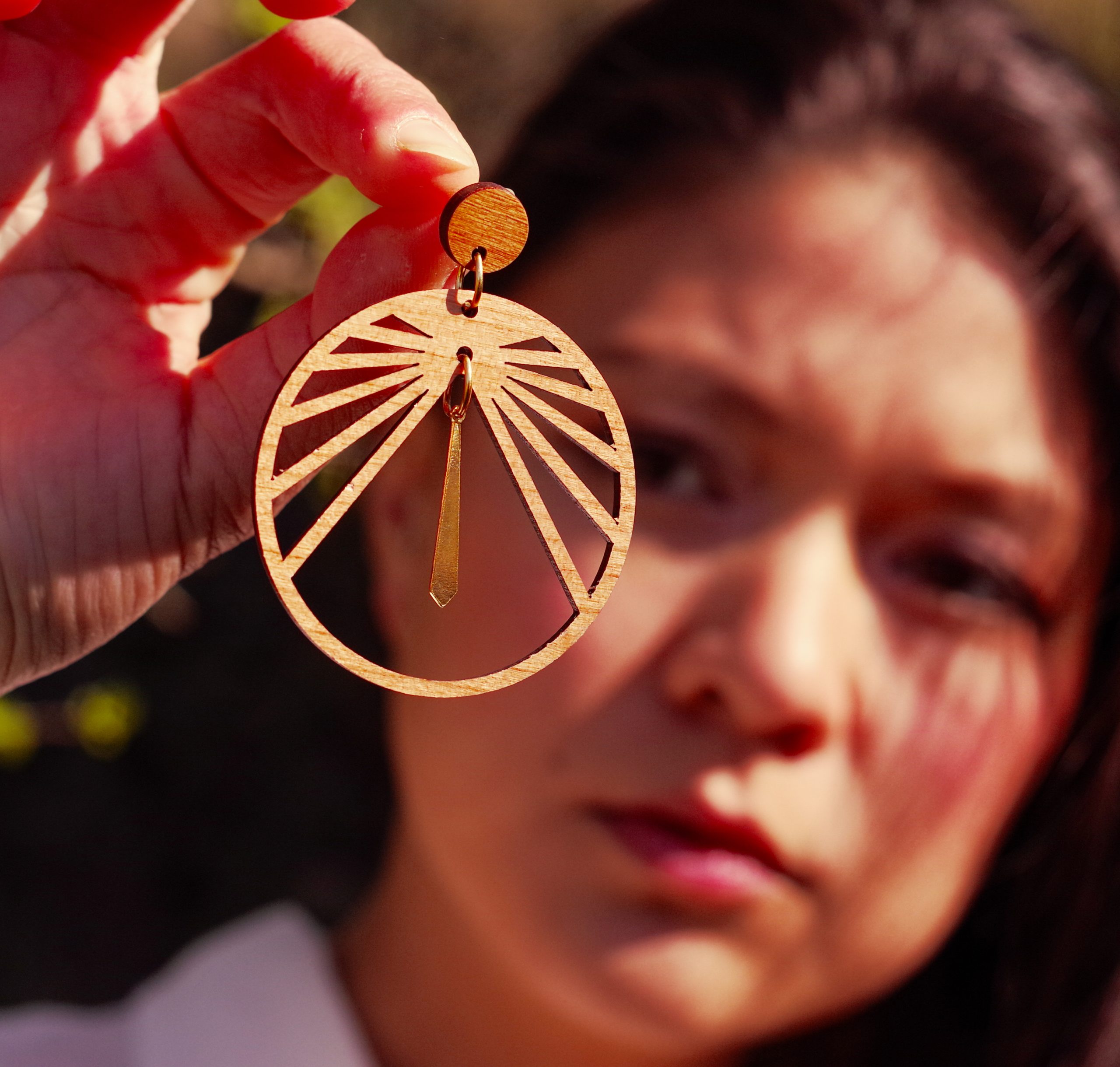 bijoux en bois, boucles d'oreilles en bois fait main par Martho