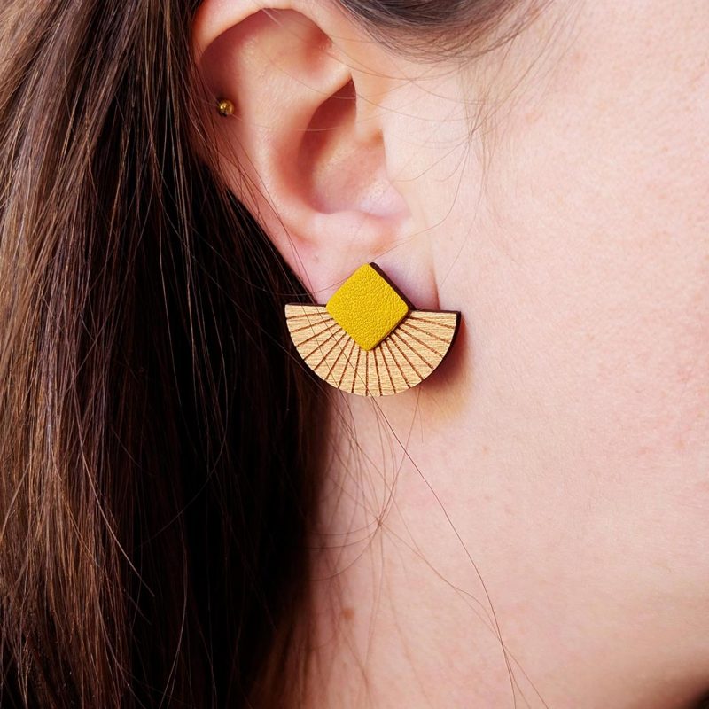 bijoux en bois, boucles d'oreilles en bois, bijoux fait main, Nyons, Martho