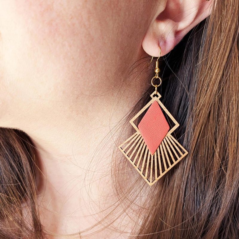 boucles d'oreilles en bois, boucles d'oreilles graphique, bijoux géométrique, bijoux fait main, bijoux en bois, LOZAA MARTHO