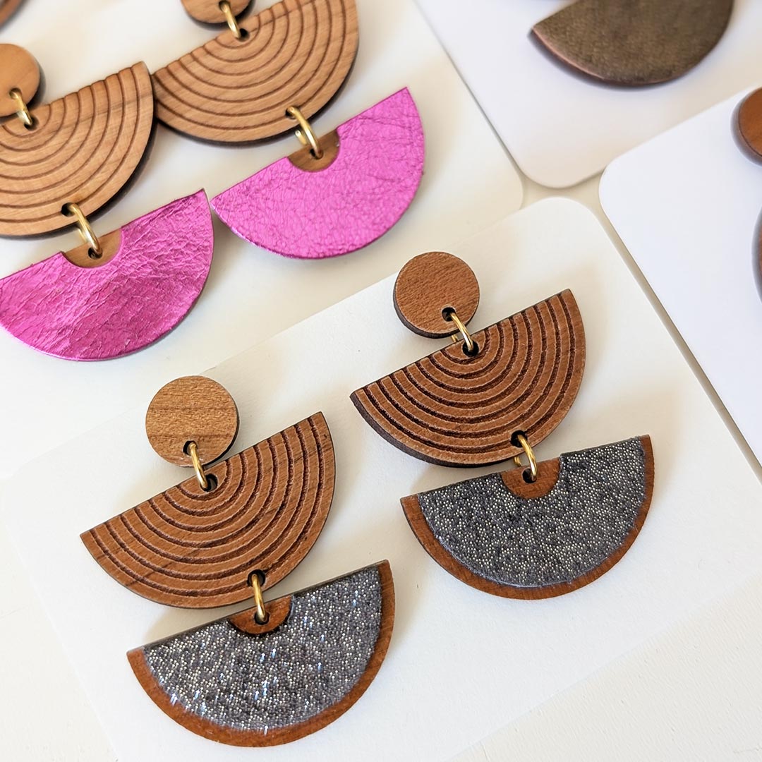 bijoux en bois, boucles d'oreilles en bois, bijoux fait main, Martho