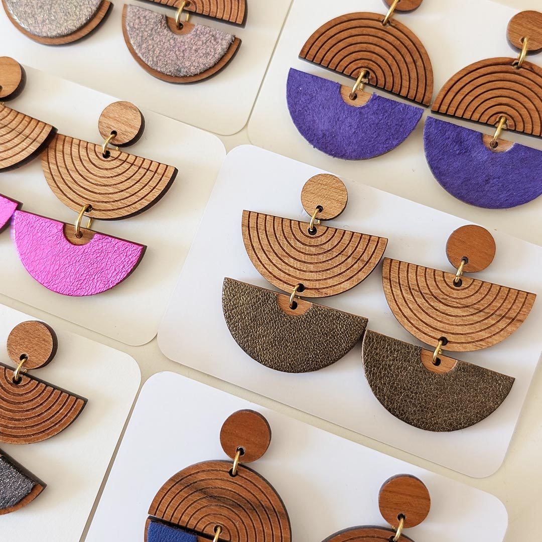 bijoux en bois, boucles d'oreilles en bois, bijoux fait main, Martho