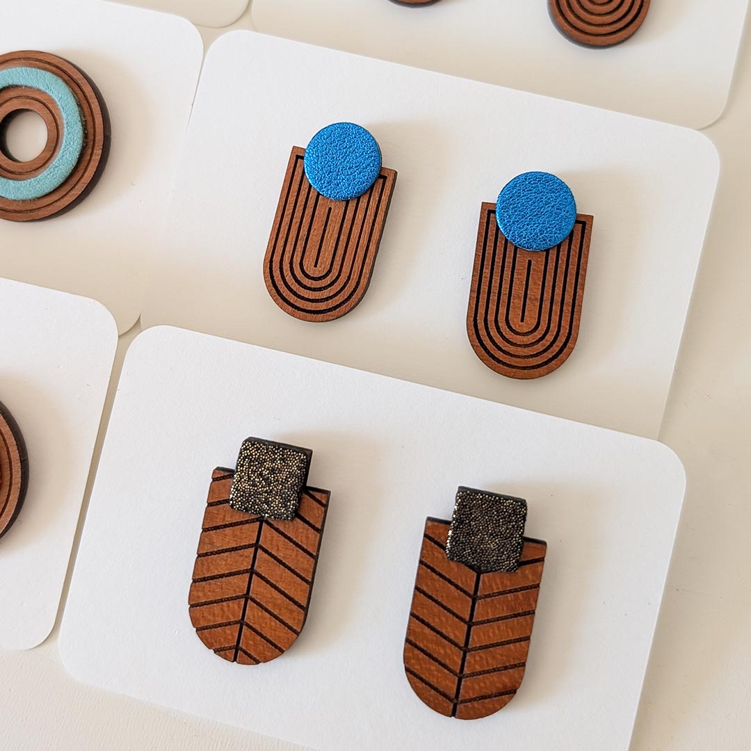 bijoux en bois, boucles d'oreilles en bois, bijoux fait main, Martho