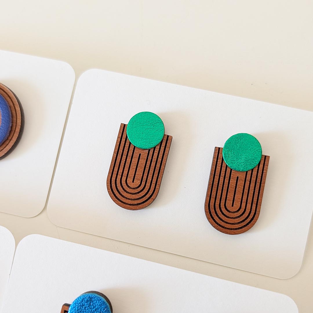 bijoux en bois, boucles d'oreilles en bois, bijoux fait main, Martho
