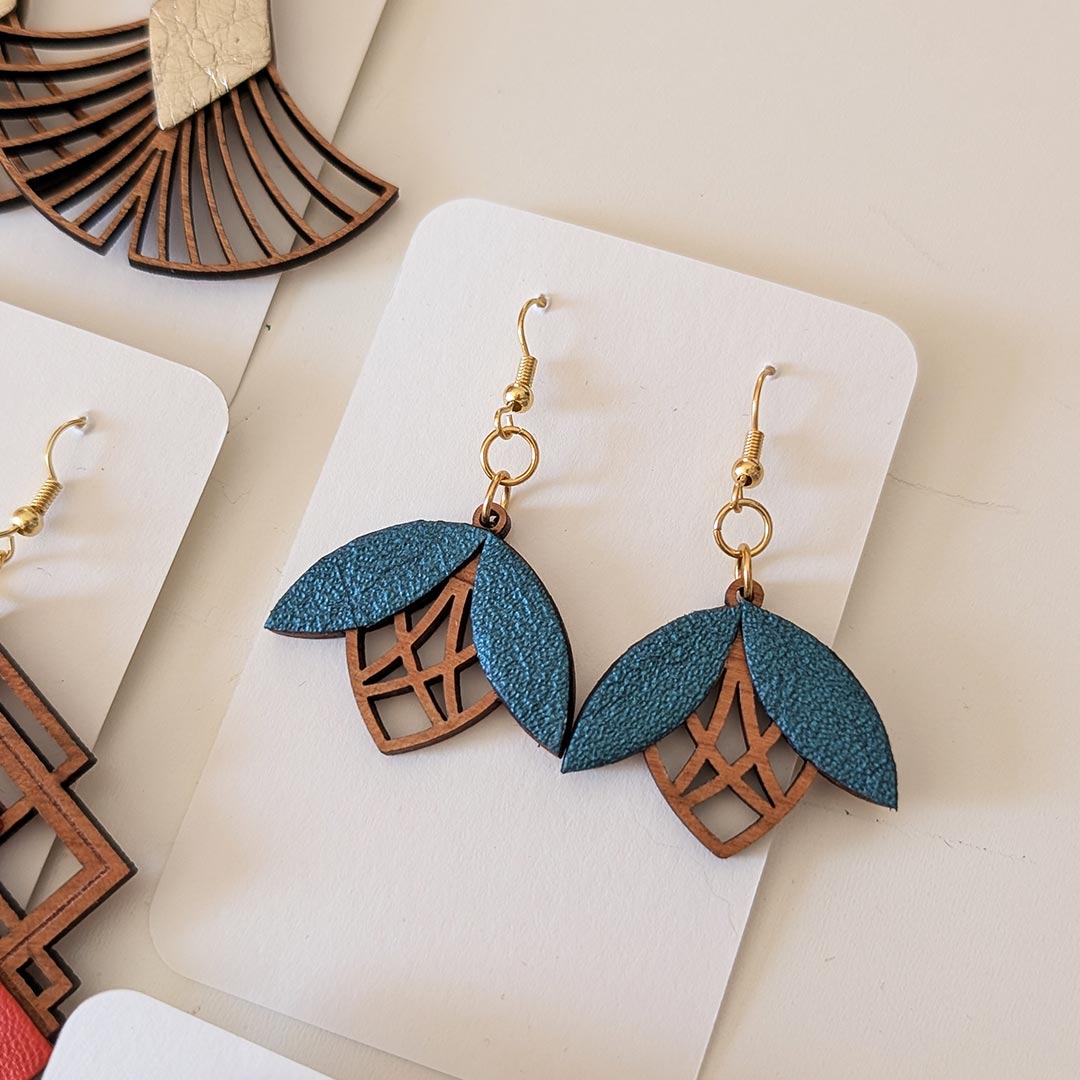 bijoux en bois, boucles d'oreilles en bois, bijoux fait main, Martho