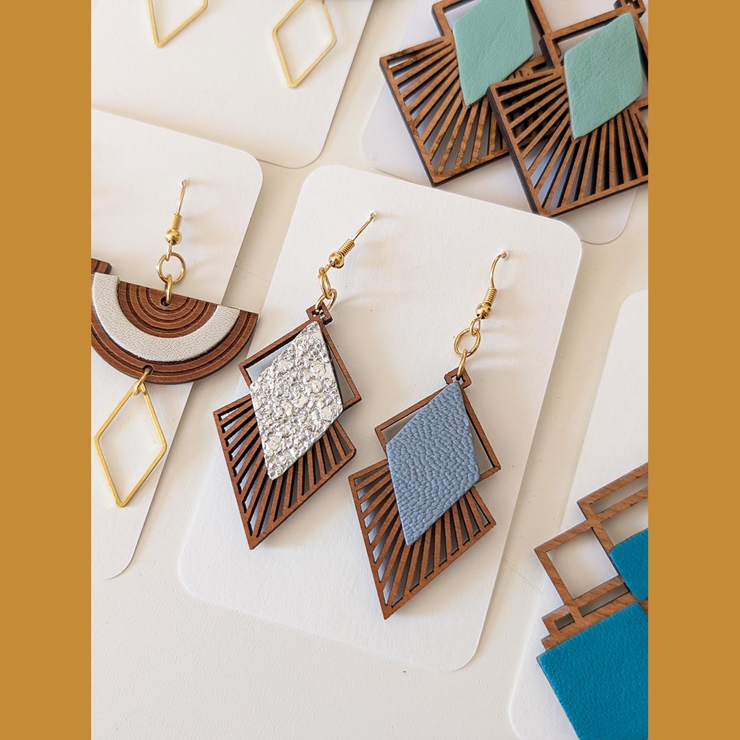 bijoux en bois, boucles d'oreilles en bois, bijoux fait main, Martho
