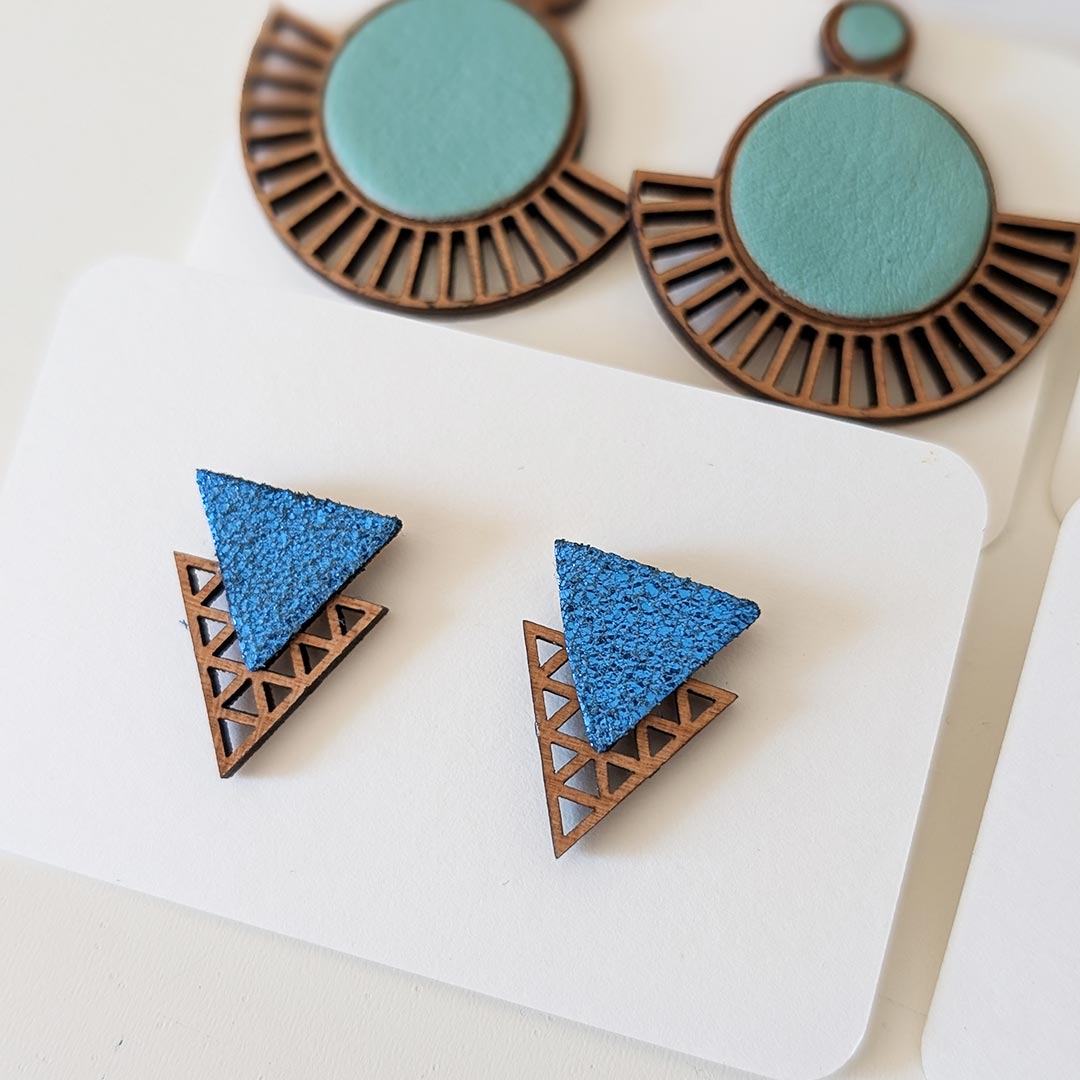 bijoux en bois, boucles d'oreilles en bois, bijoux fait main, Martho