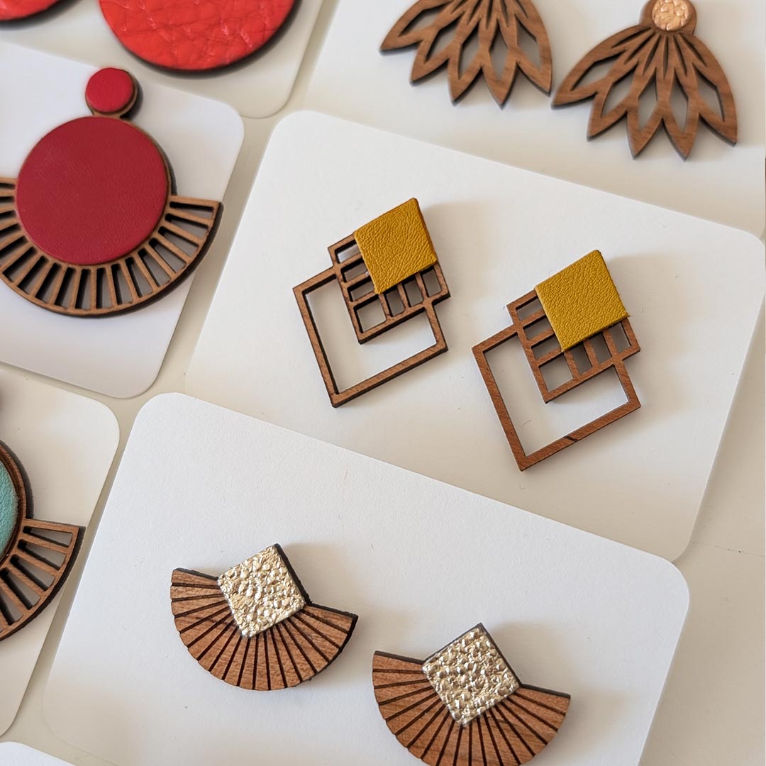 bijoux en bois, boucles d'oreilles en bois, bijoux fait main, Martho