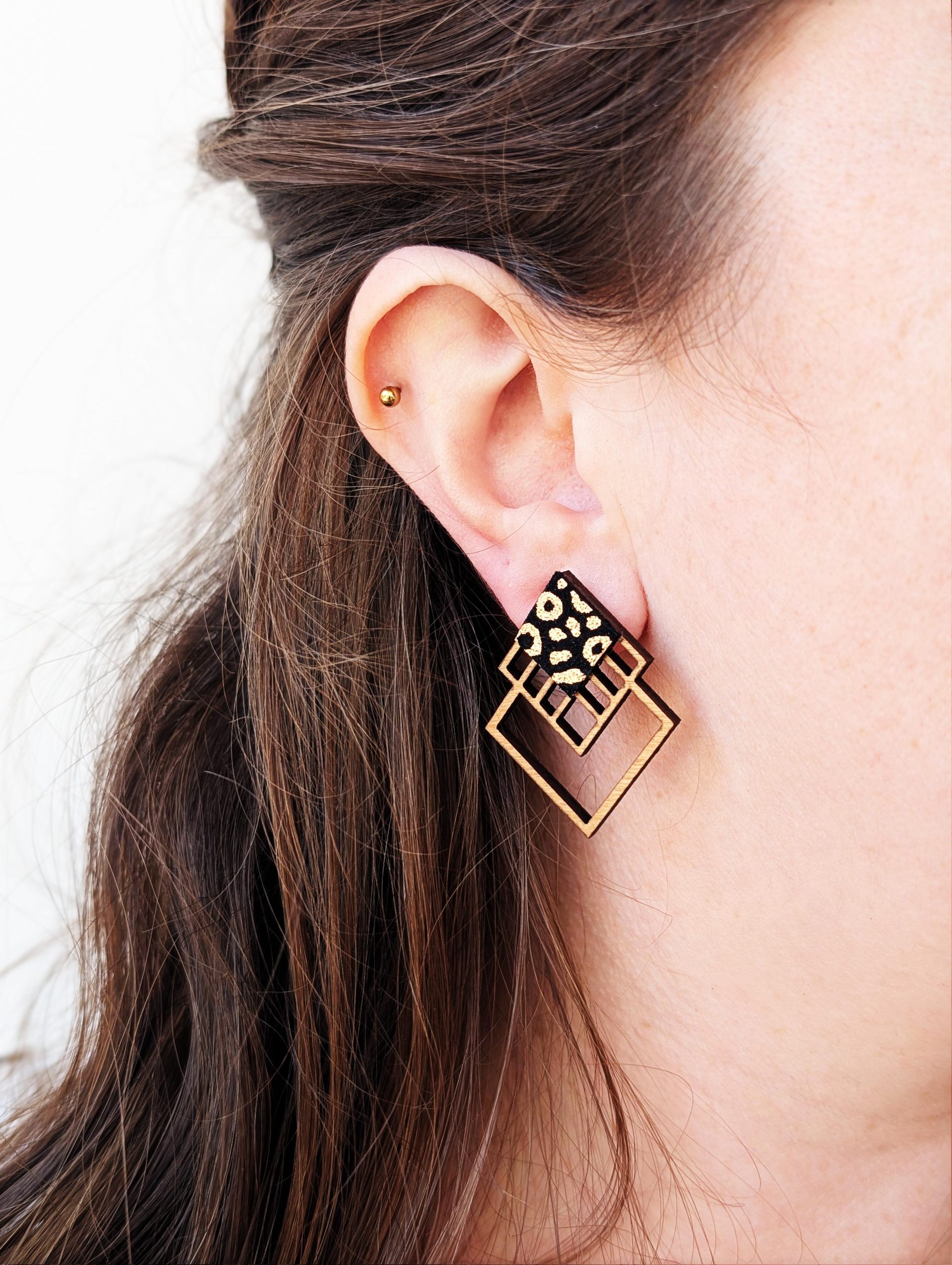 Bijoux en bois et cuir léopard, boucles d'oreilles léopard, bijoux fait main, Martho